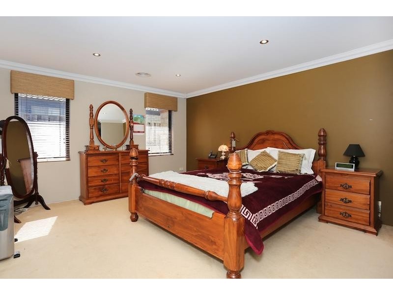 184 Peelwood Parade, Halls Head WA 6210