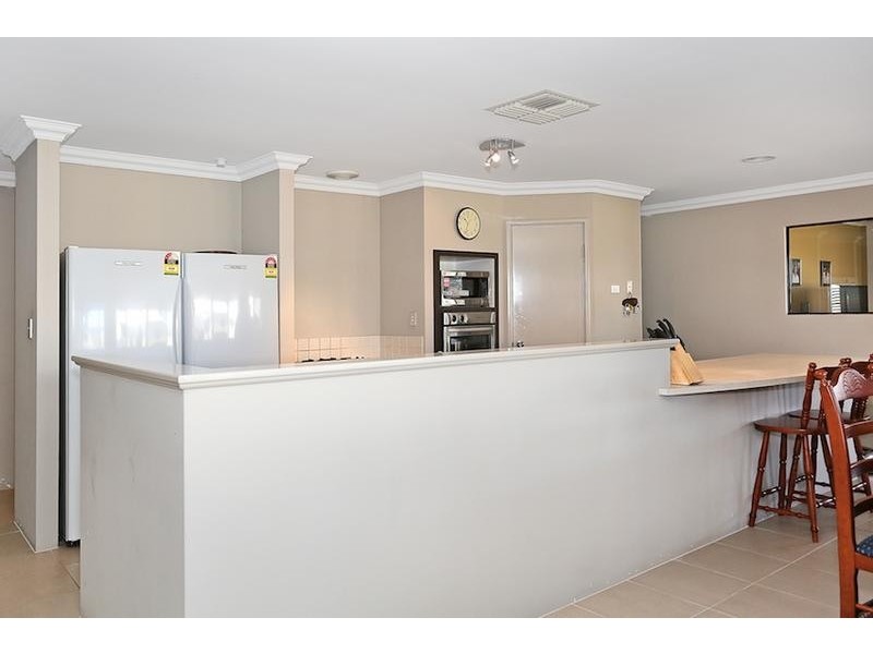 184 Peelwood Parade, Halls Head WA 6210