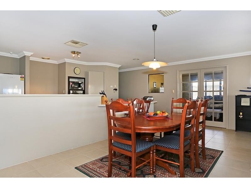 184 Peelwood Parade, Halls Head WA 6210