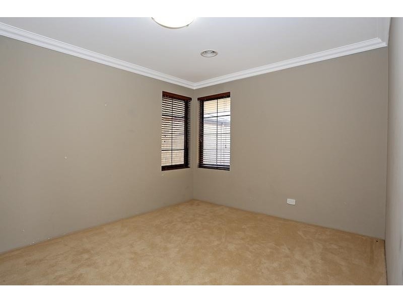 184 Peelwood Parade, Halls Head WA 6210