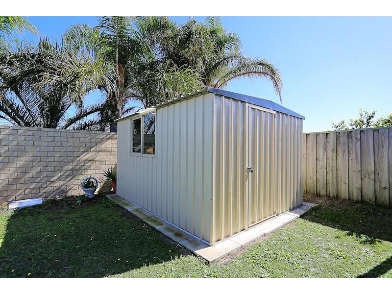 184 Peelwood Parade, Halls Head WA 6210