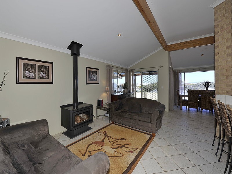 16 Greenshank Mews, Wannanup WA 6210