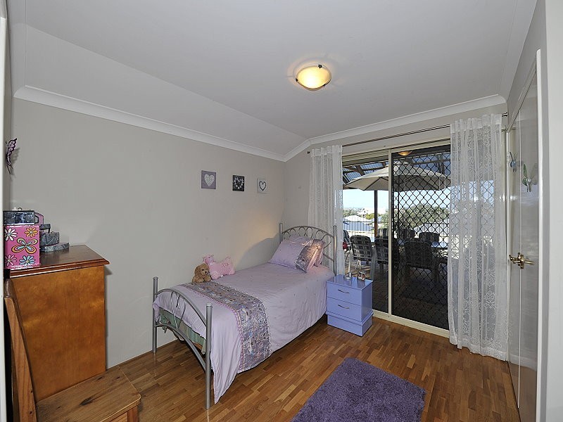 16 Greenshank Mews, Wannanup WA 6210