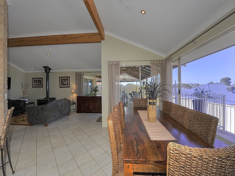16 Greenshank Mews, Wannanup WA 6210