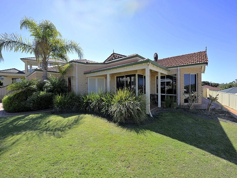 16 Greenshank Mews, Wannanup WA 6210