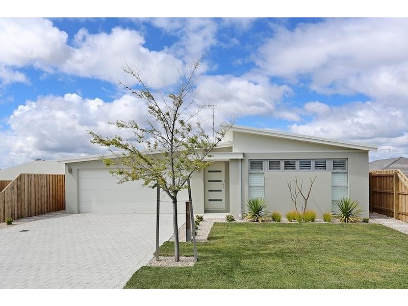 12 Cruentas Way, Halls Head WA 6210