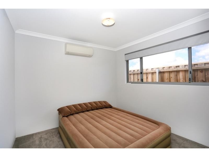 12 Cruentas Way, Halls Head WA 6210