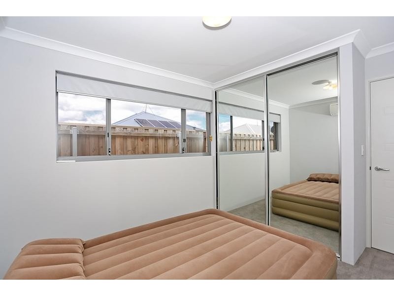 12 Cruentas Way, Halls Head WA 6210