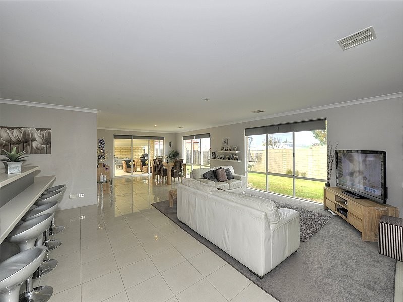 3 Scarab Court, Halls Head WA 6210