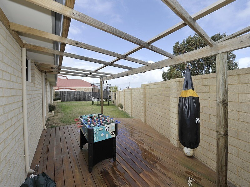 3 Scarab Court, Halls Head WA 6210