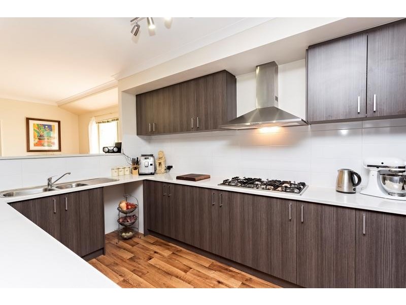 17 Arpenteur Turn, Madora Bay WA 6210