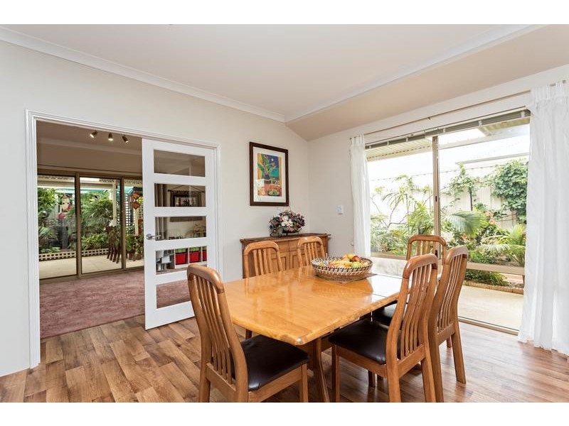 17 Arpenteur Turn, Madora Bay WA 6210