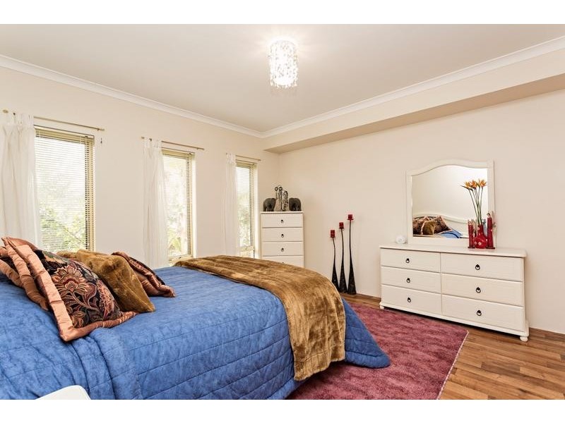 17 Arpenteur Turn, Madora Bay WA 6210