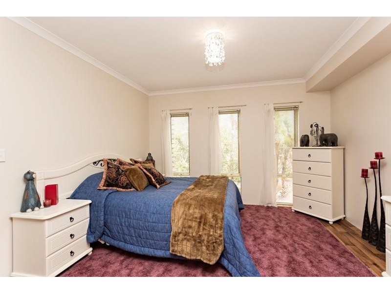 17 Arpenteur Turn, Madora Bay WA 6210