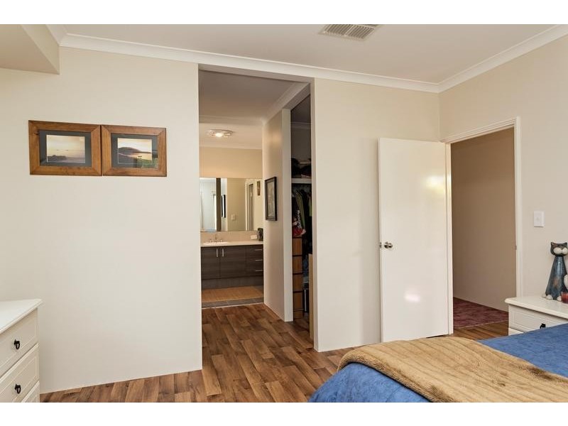 17 Arpenteur Turn, Madora Bay WA 6210