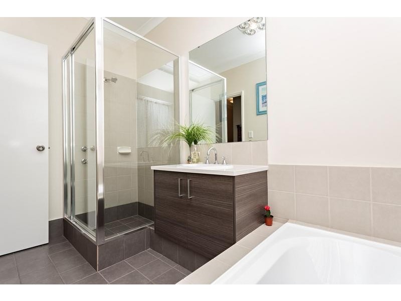 17 Arpenteur Turn, Madora Bay WA 6210