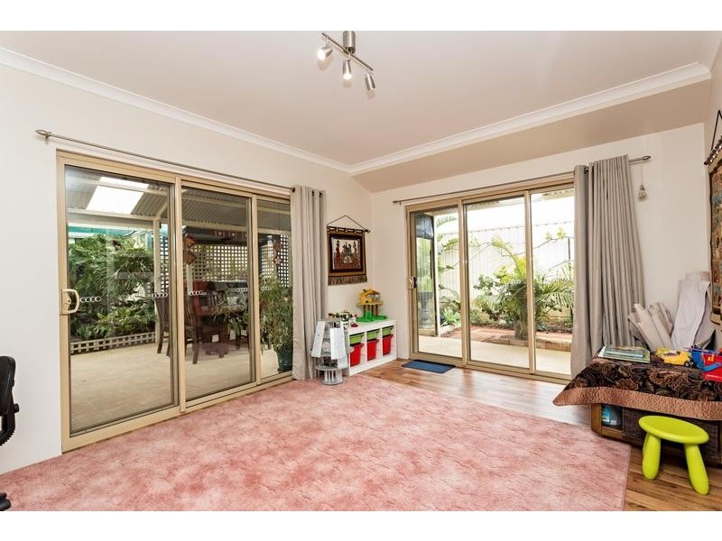 17 Arpenteur Turn, Madora Bay WA 6210