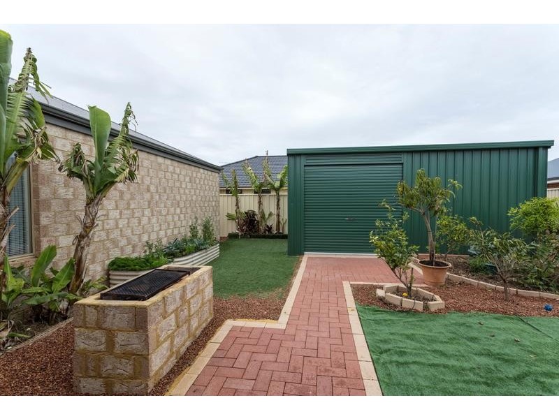 17 Arpenteur Turn, Madora Bay WA 6210