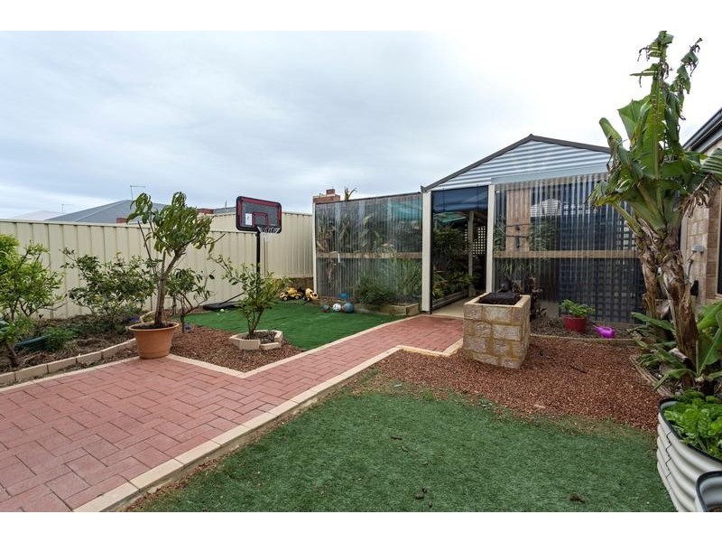 17 Arpenteur Turn, Madora Bay WA 6210