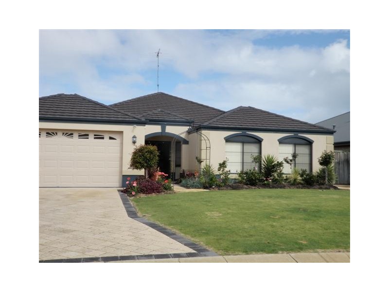 5 Binda Way, Halls Head WA 6210
