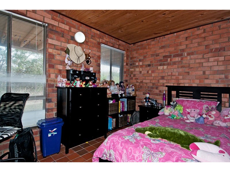 8 Coffey Street, Singleton WA 6175