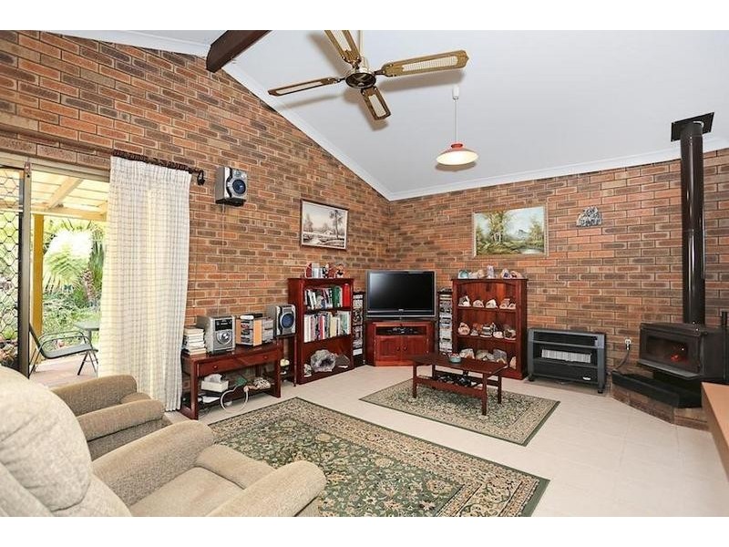 5 Feltin Place, Dudley Park WA 6210