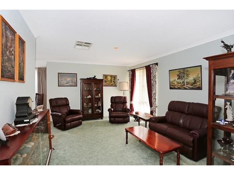 5 Feltin Place, Dudley Park WA 6210