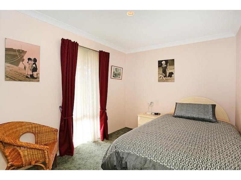 5 Feltin Place, Dudley Park WA 6210