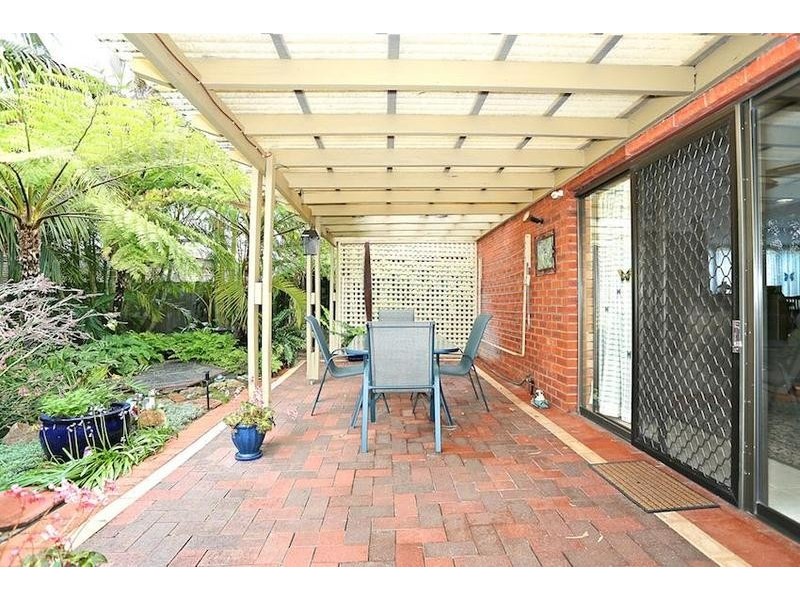 5 Feltin Place, Dudley Park WA 6210