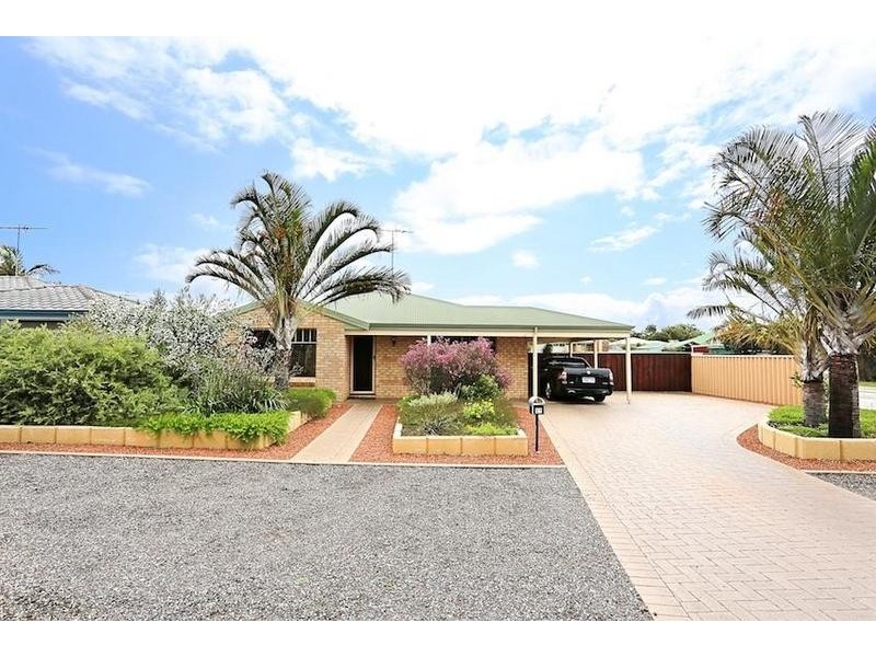 27 Templetonia Promenade, Halls Head WA 6210