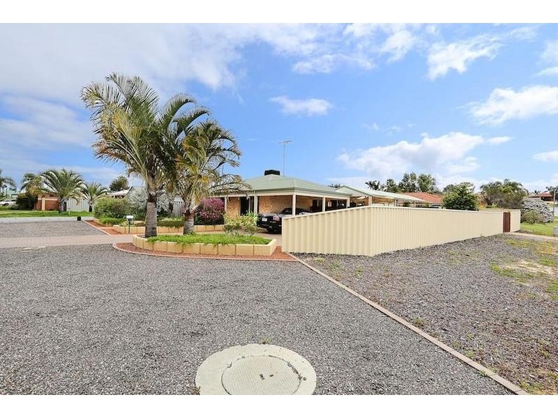 27 Templetonia Promenade, Halls Head WA 6210