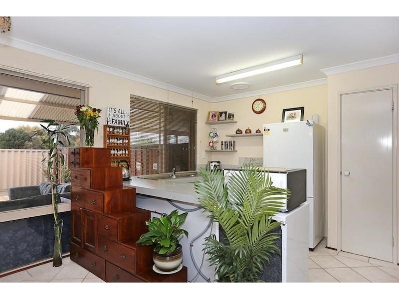 27 Templetonia Promenade, Halls Head WA 6210