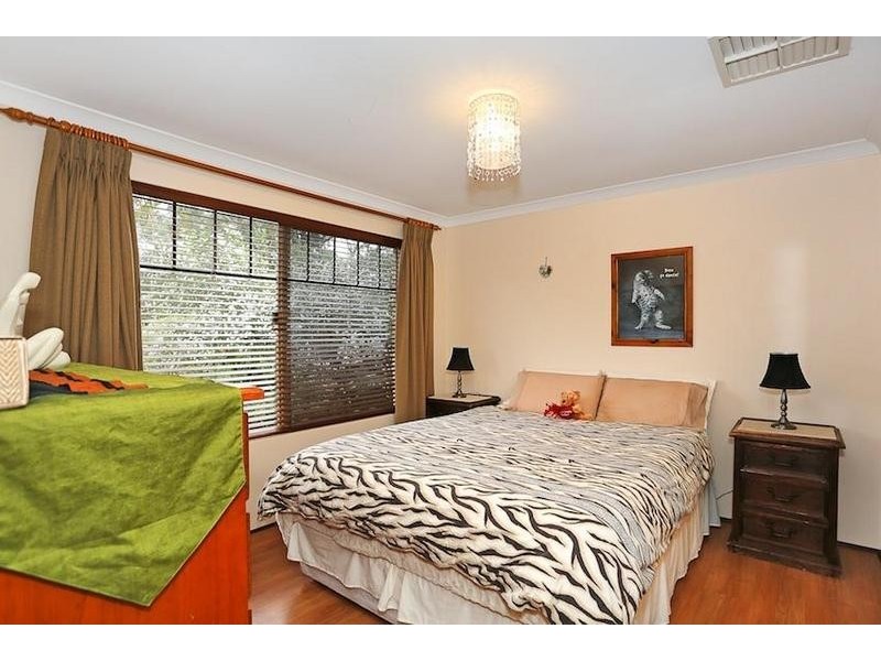 27 Templetonia Promenade, Halls Head WA 6210