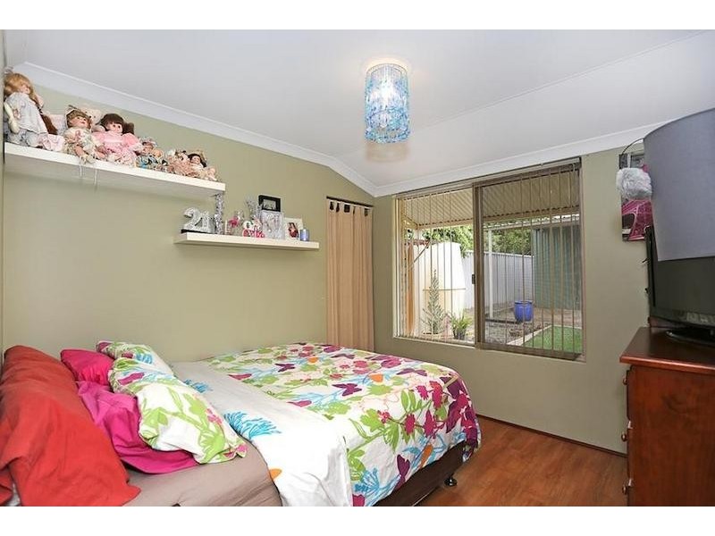 27 Templetonia Promenade, Halls Head WA 6210