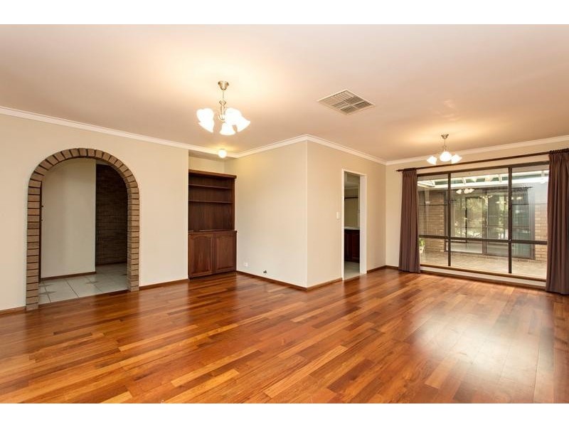 38 Arundel Drive, Halls Head WA 6210