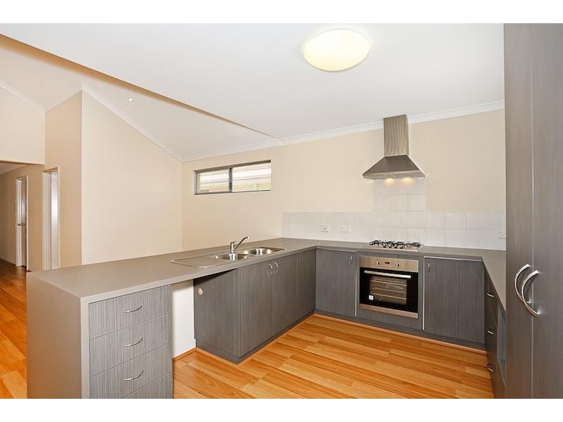 73 Leisure Way, Halls Head WA 6210