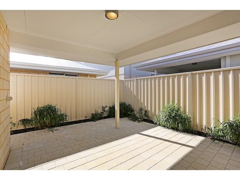 73 Leisure Way, Halls Head WA 6210