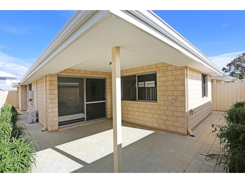 73 Leisure Way, Halls Head WA 6210