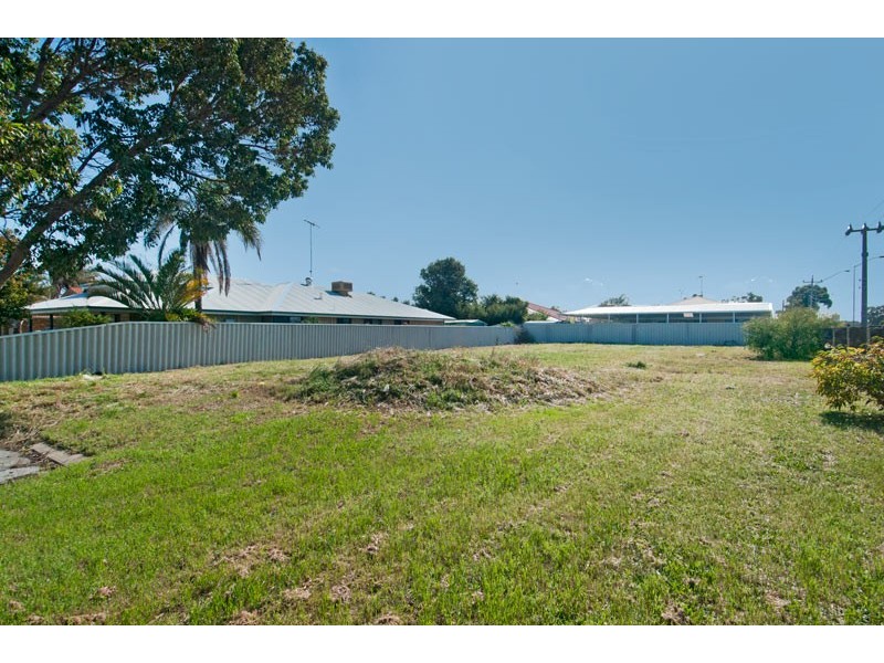 6 Castilloa Court, Halls Head WA 6210