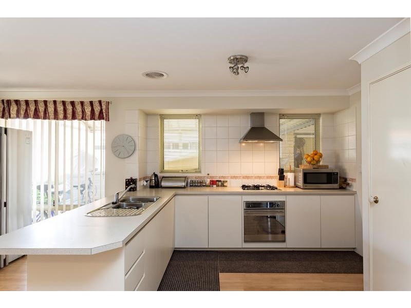 28 Ravendale Drive, Dudley Park WA 6210