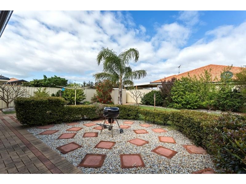 28 Ravendale Drive, Dudley Park WA 6210