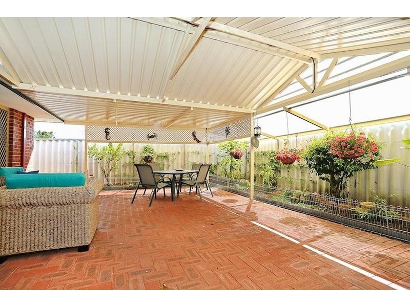 2/4 Tern Court, Halls Head WA 6210