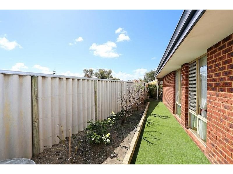 2/4 Tern Court, Halls Head WA 6210