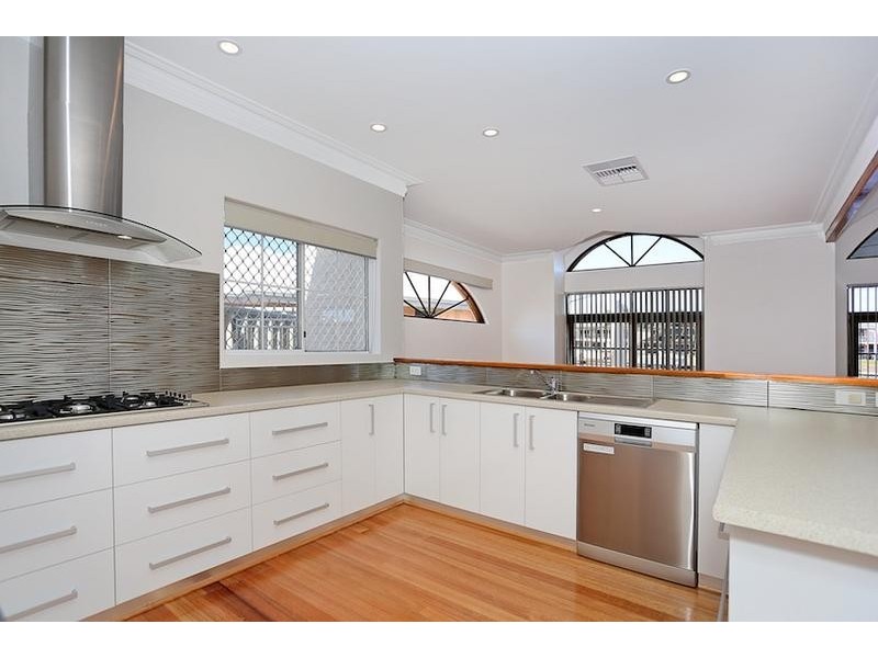 20 Donnelly Gardens, Dudley Park WA 6210