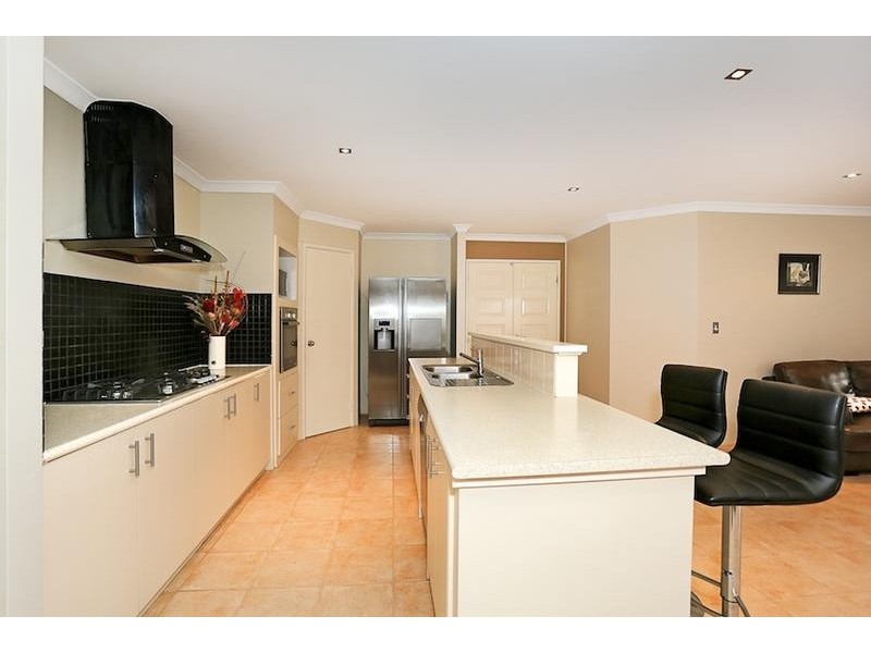 1 Capilano Court, Meadow Springs WA 6210