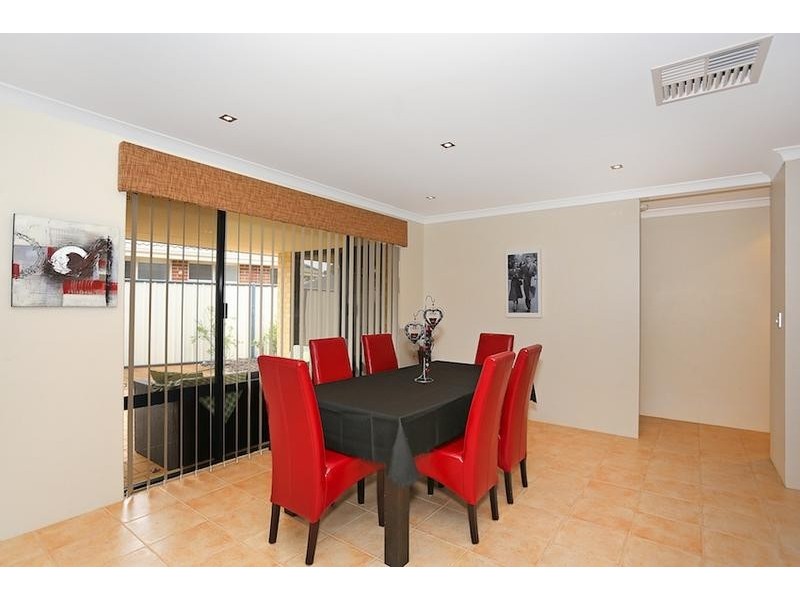 1 Capilano Court, Meadow Springs WA 6210