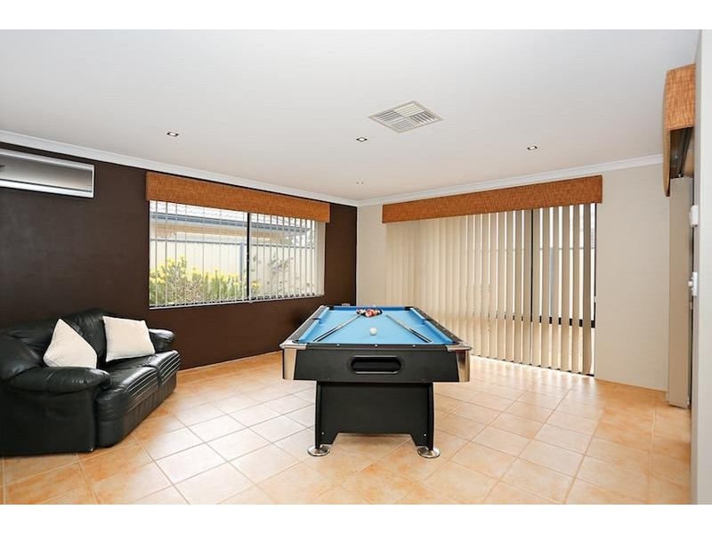 1 Capilano Court, Meadow Springs WA 6210