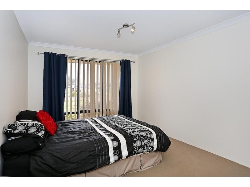 1 Capilano Court, Meadow Springs WA 6210