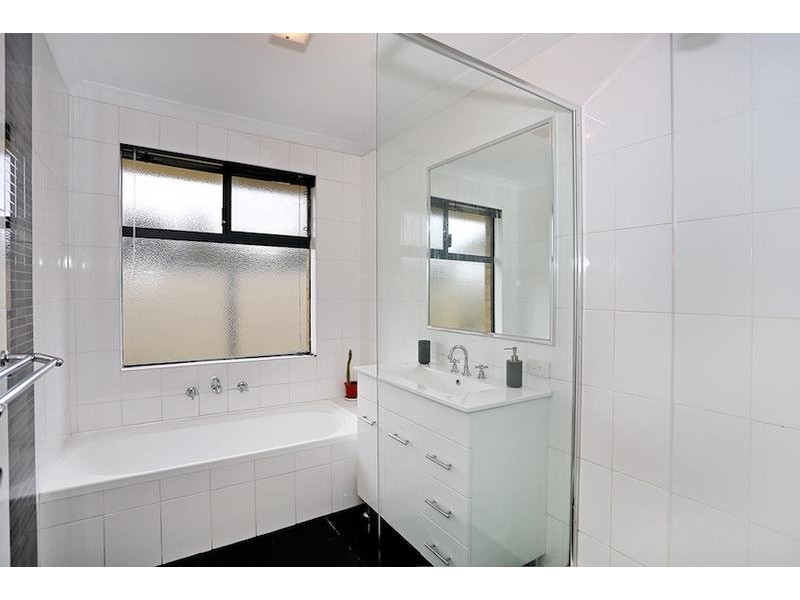 1 Capilano Court, Meadow Springs WA 6210