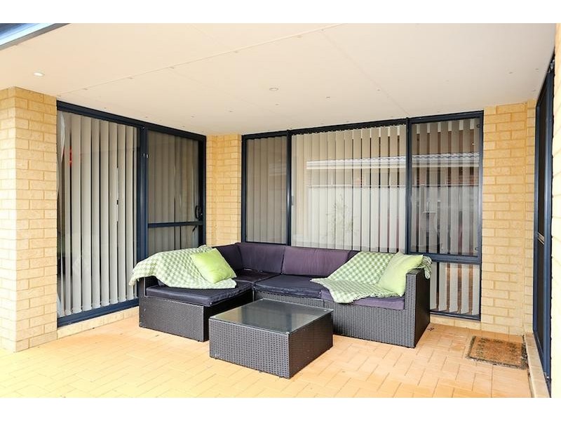 1 Capilano Court, Meadow Springs WA 6210